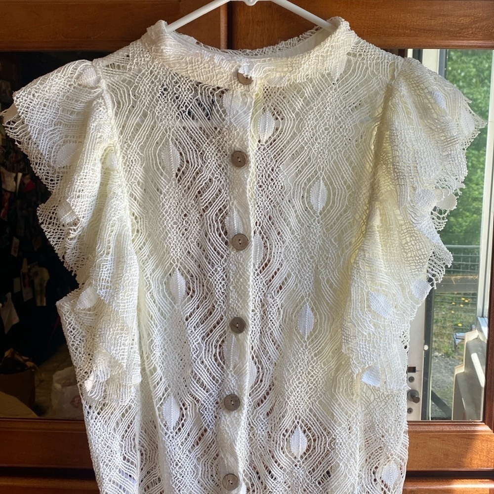 ❤️❤️❤️ HOST PICK!! Large Crocheted Button-Front Large Beige Top Spring Summer